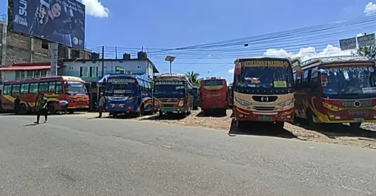 বন্ধ সব বাস কাউন্টার